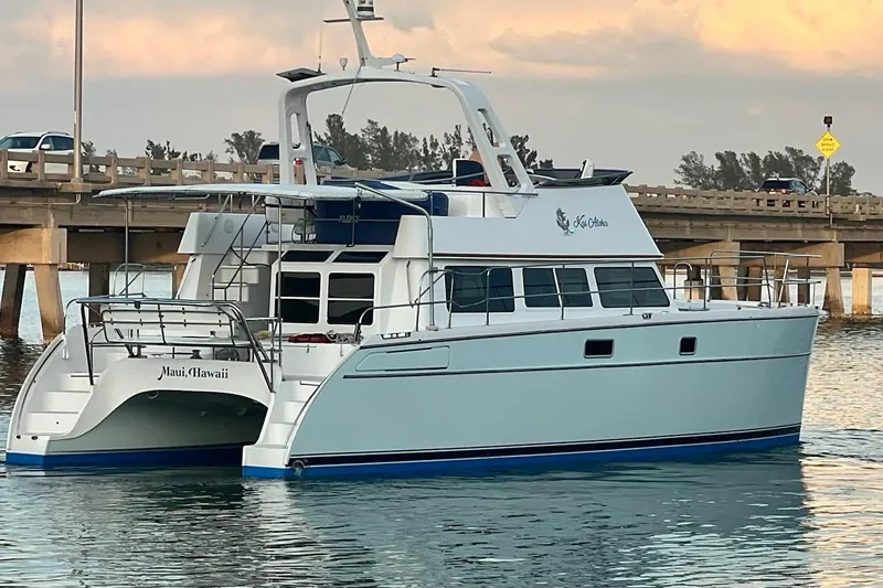 Slide: The Image of 2007 PDQ MV41 catamaran in Maui, Hawaii. - 3