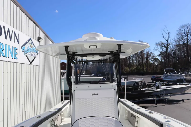 Slide: The Image of Yellowfin 29 Offshore 2021 - 14