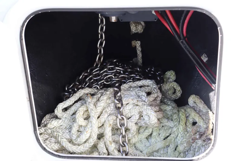 Slide: The Image of Yellowfin 29 Offshore 2021 - 17