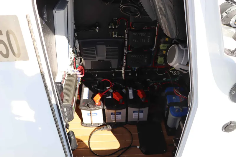 Slide: The Image of Yellowfin 29 Offshore 2021 - 23