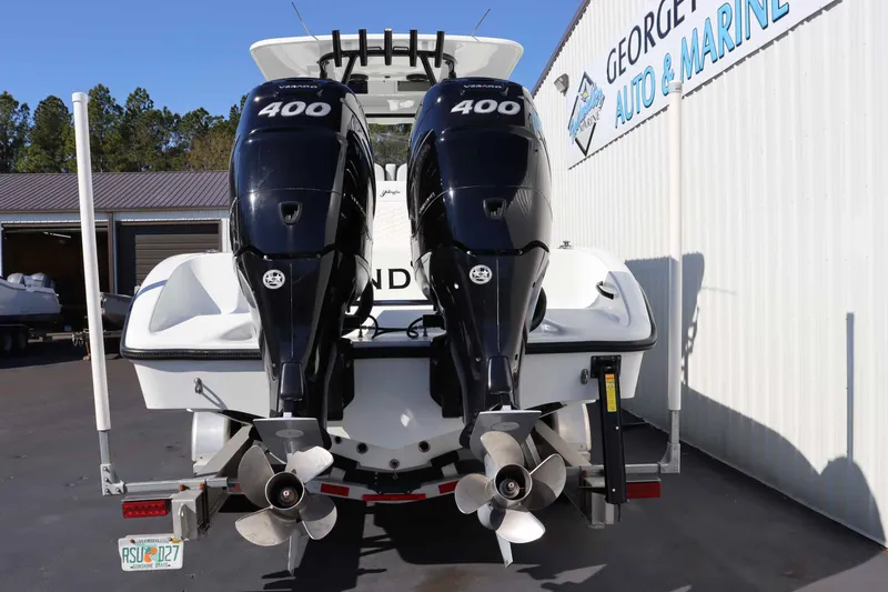 Slide: The Image of Yellowfin 29 Offshore 2021 - 4