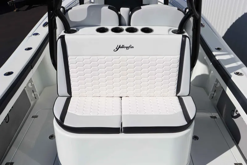 Slide: The Image of Yellowfin 29 Offshore 2021 - 7