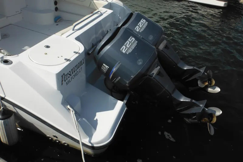 Slide: The Image of 2005 Seaswirl Striper 2901 Walkaround O/B with twin Yamaha 225 outboard motors. - 9