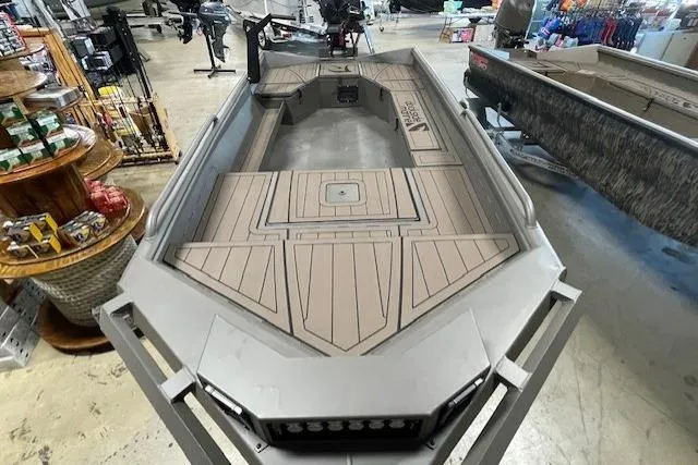 Slide: The Image of Reaper Boats 656 MUD BOAT 2026 in showroom. - 8