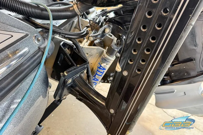 Slide: The Image of Close-up of a 2016 Nitro Z21 Pro boat's Atlas hydraulic jack plate. - 36