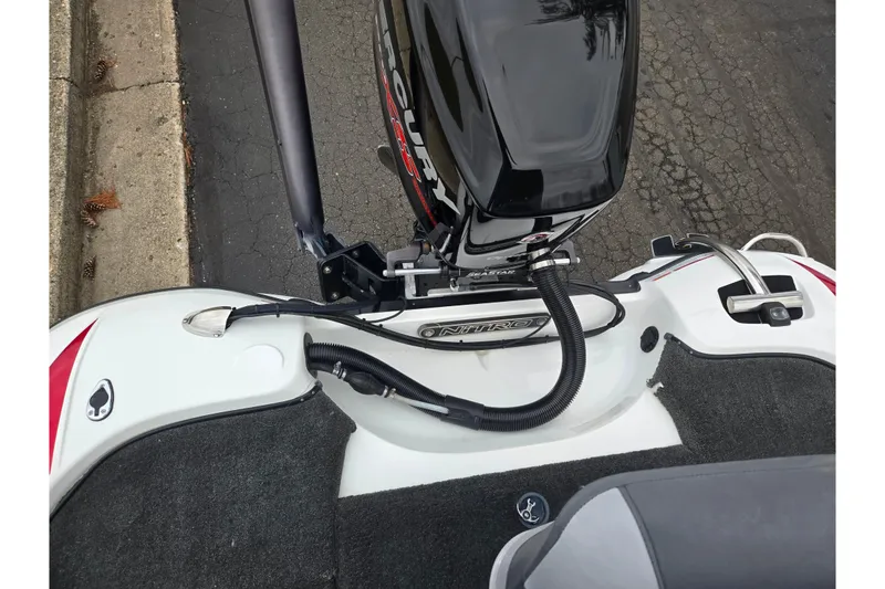 Slide: The Image of 2015 Nitro Z-7 boat with Mercury outboard motor, viewed from above. - 25