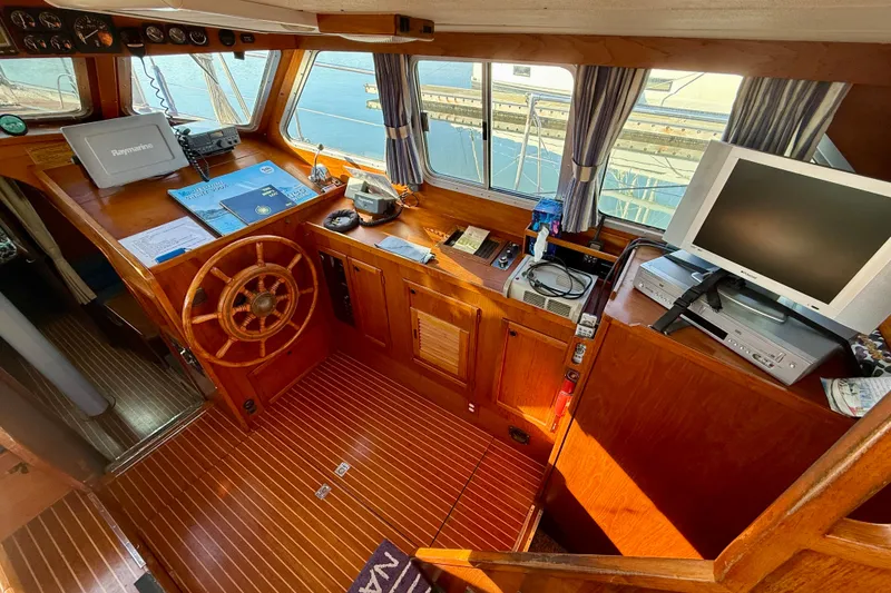 Slide: The Image of Pilothouse helm station. A dream in rough weather! - 17