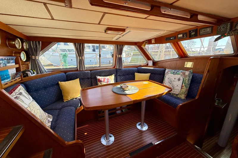 Slide: The Image of Dinette seats six comfortably - 19