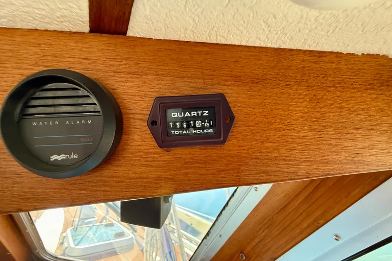 Slide: The Image of Engine hour meter - 54