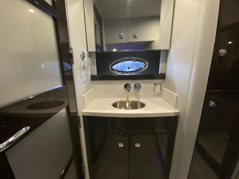 Slide: The Image of Luxurious bathroom on a 2018 Formula 45 Yacht. - 41