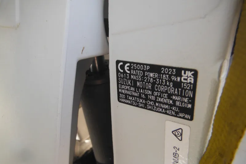 Slide: The Image of Label on a 2000 Pro-Line 23 Walkaround, Suzuki Motor Corporation details. - 10