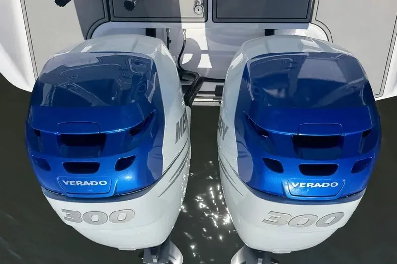 Slide: The Image of 2008 Donzi 32 ZF Open 19 - 19