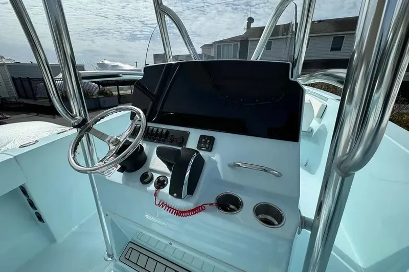 Slide: The Image of 2024 Aquasport 2400 CC 10 - 10