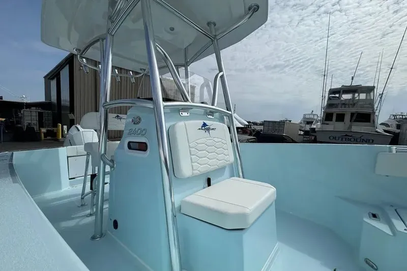 Slide: The Image of 2024 Aquasport 2400 CC 13 - 13