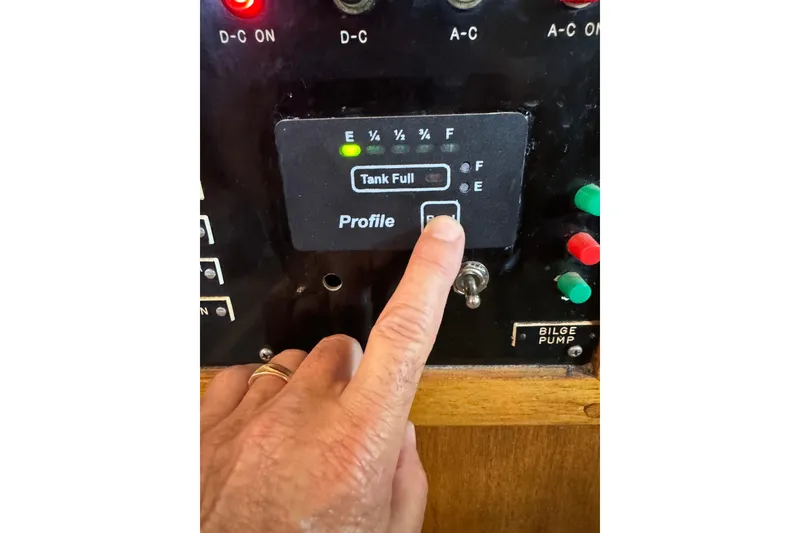 Slide: The Image of Control panel of a 1978 Californian 42 LRC boat with tank indicator. - 54
