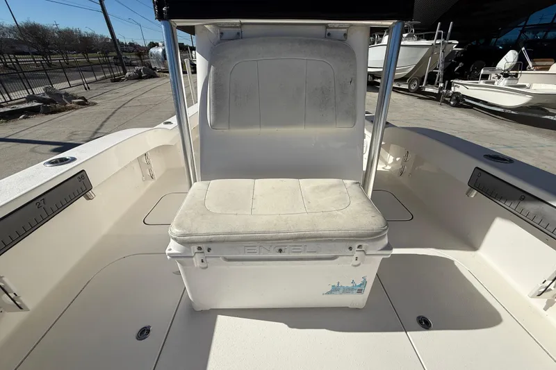 Slide: The Image of 2020 Tideline 235 Hybrid boat interior with Engel cooler seat. - 12