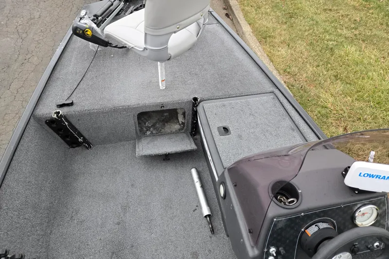 Slide: The Image of 2021 Tracker Bass Tracker Classic XL boat interior with fishing seat and console. - 14