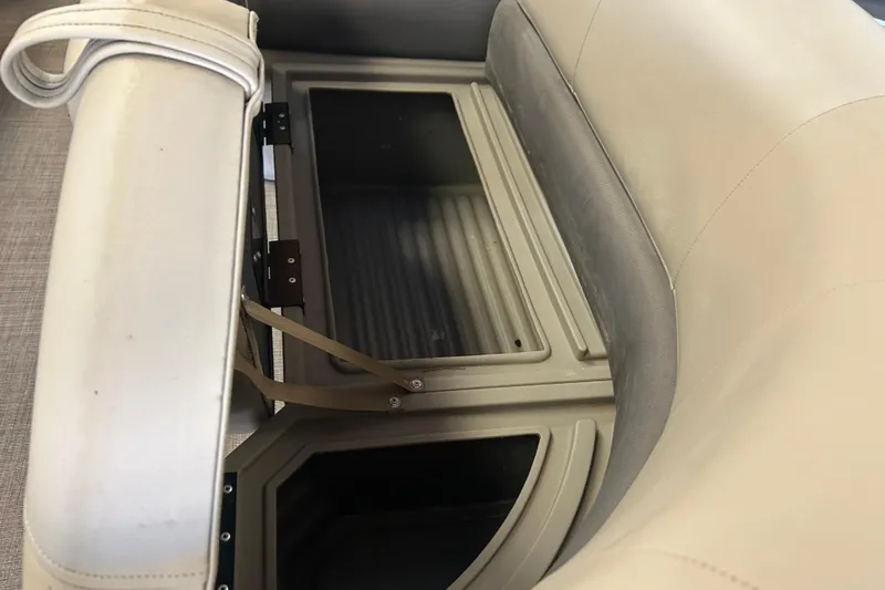 Slide: The Image of 2023 Sun Tracker Party Barge 18 DLX gate with logo in sunlight. - 20