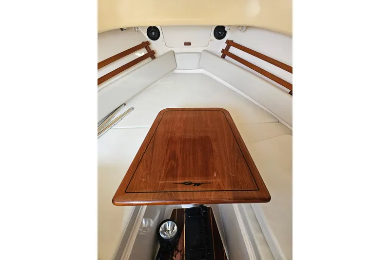 Slide: The Image of Interior of 2006 Grady-White Sailfish 282 boat. - 25