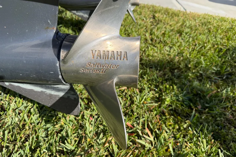 Slide: The Image of Yamaha Saltwater Series II propeller on 2006 Grady-White Sailfish 282 boat. - 46