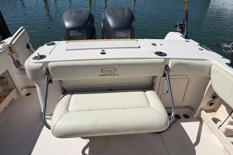 Slide: The Image of 2006 Grady-White Sailfish 282 boat with Yamaha 250 engines, docked at marina. - 66