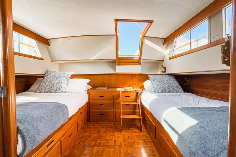 Slide: The Image of Grand Banks 42 Classic 1984 - 50