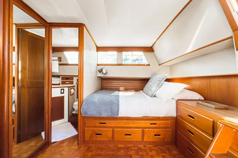 Slide: The Image of Grand Banks 42 Classic 1984 - 51