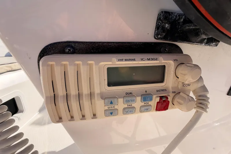 Slide: The Image of VHF marine radio IC-M302 on 1996 Hunter 336 sailboat. - 7
