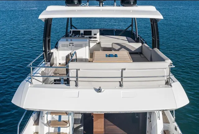 Slide: The Image of Prestige 520 FLYBRIDGE 2022 - 12