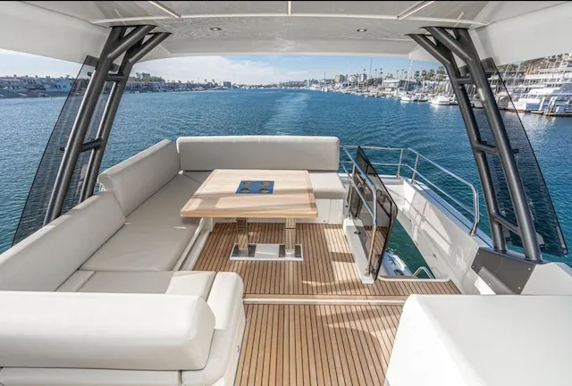 Slide: The Image of Prestige 520 FLYBRIDGE 2022 - 13