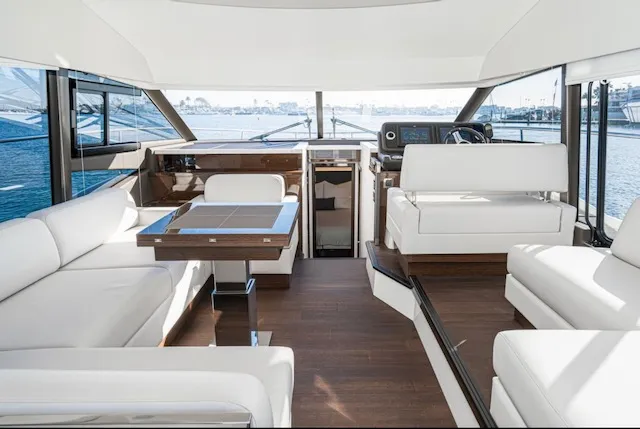 Slide: The Image of Prestige 520 FLYBRIDGE 2022 - 18