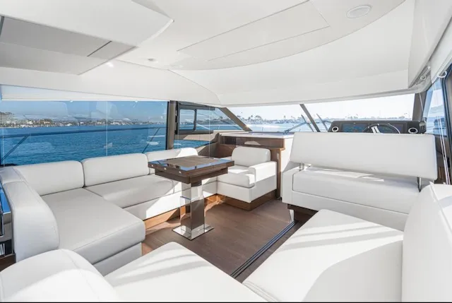 Slide: The Image of Prestige 520 FLYBRIDGE 2022 - 20