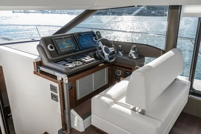 Slide: The Image of Prestige 520 FLYBRIDGE 2022 - 22
