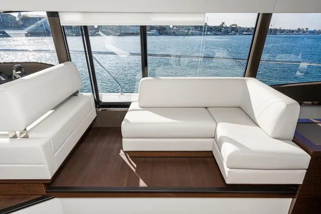 Slide: The Image of Prestige 520 FLYBRIDGE 2022 - 23