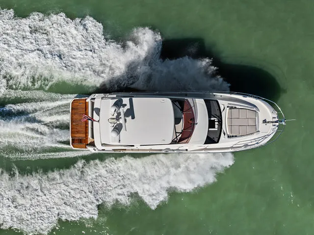 Slide: The Image of Prestige 520 FLYBRIDGE 2022 - 32