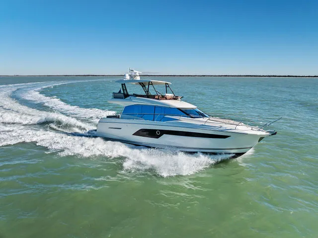 Slide: The Image of Prestige 520 FLYBRIDGE 2022 - 35