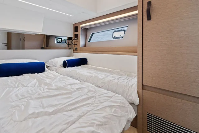 Slide: The Image of Prestige 520 FLYBRIDGE 2022 - 42