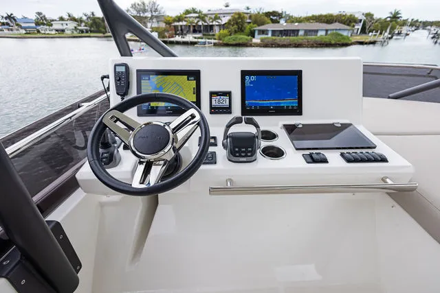 Slide: The Image of Prestige 520 FLYBRIDGE 2022 - 51