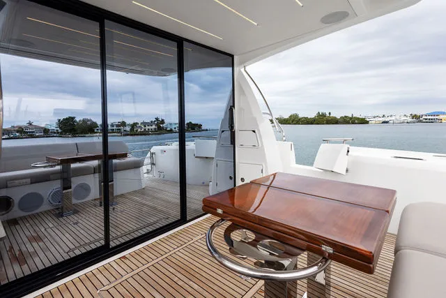 Slide: The Image of Prestige 520 FLYBRIDGE 2022 - 57