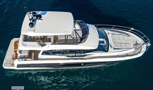Slide: The Image of Prestige 520 FLYBRIDGE 2022 - 7