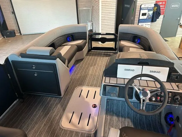 Slide: The Image of Premier 230 Solaris RL CL 2026 - 12