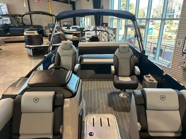 Slide: The Image of Premier 230 Solaris RL CL 2026 - 15