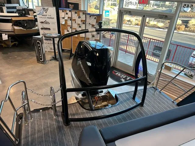 Slide: The Image of Premier 230 Solaris RL CL 2026 - 17