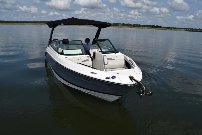 Slide: The Image of Sea Ray SLX 280 Outboard 2026 - 20