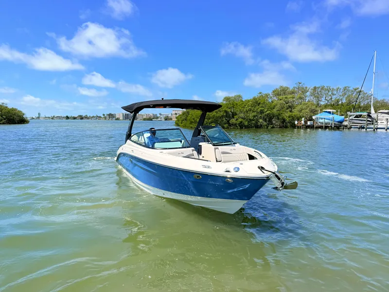 Slide: The Image of Sea Ray SLX 280 Outboard 2026 - 17