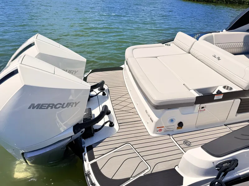 Slide: The Image of Sea Ray SLX 280 Outboard 2026 - 21