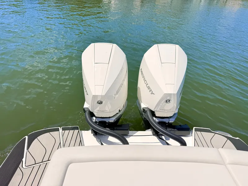 Slide: The Image of Sea Ray SLX 280 Outboard 2026 - 23