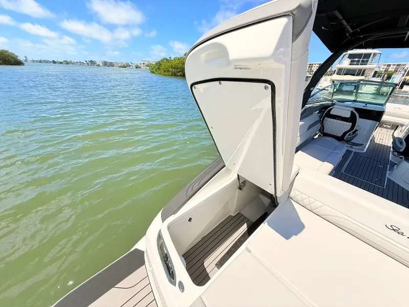 Slide: The Image of Sea Ray SLX 280 Outboard 2026 - 27