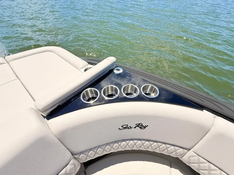 Slide: The Image of Sea Ray SLX 280 Outboard 2026 - 34