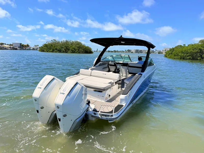 Slide: The Image of Sea Ray SLX 280 Outboard 2026 - 4
